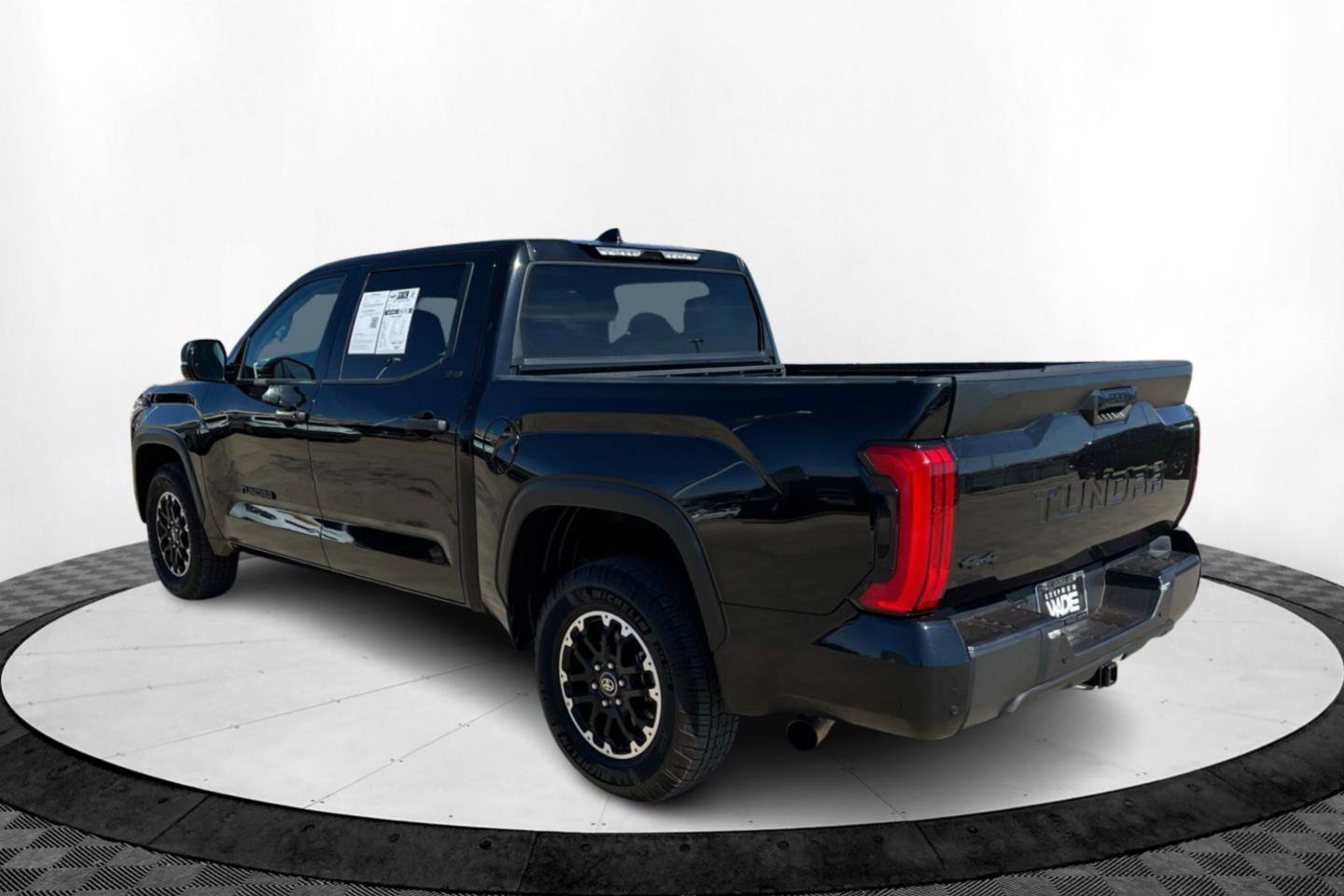 Used 2022 Toyota Tundra SR5 w/ SR5 Convenience Package image 3