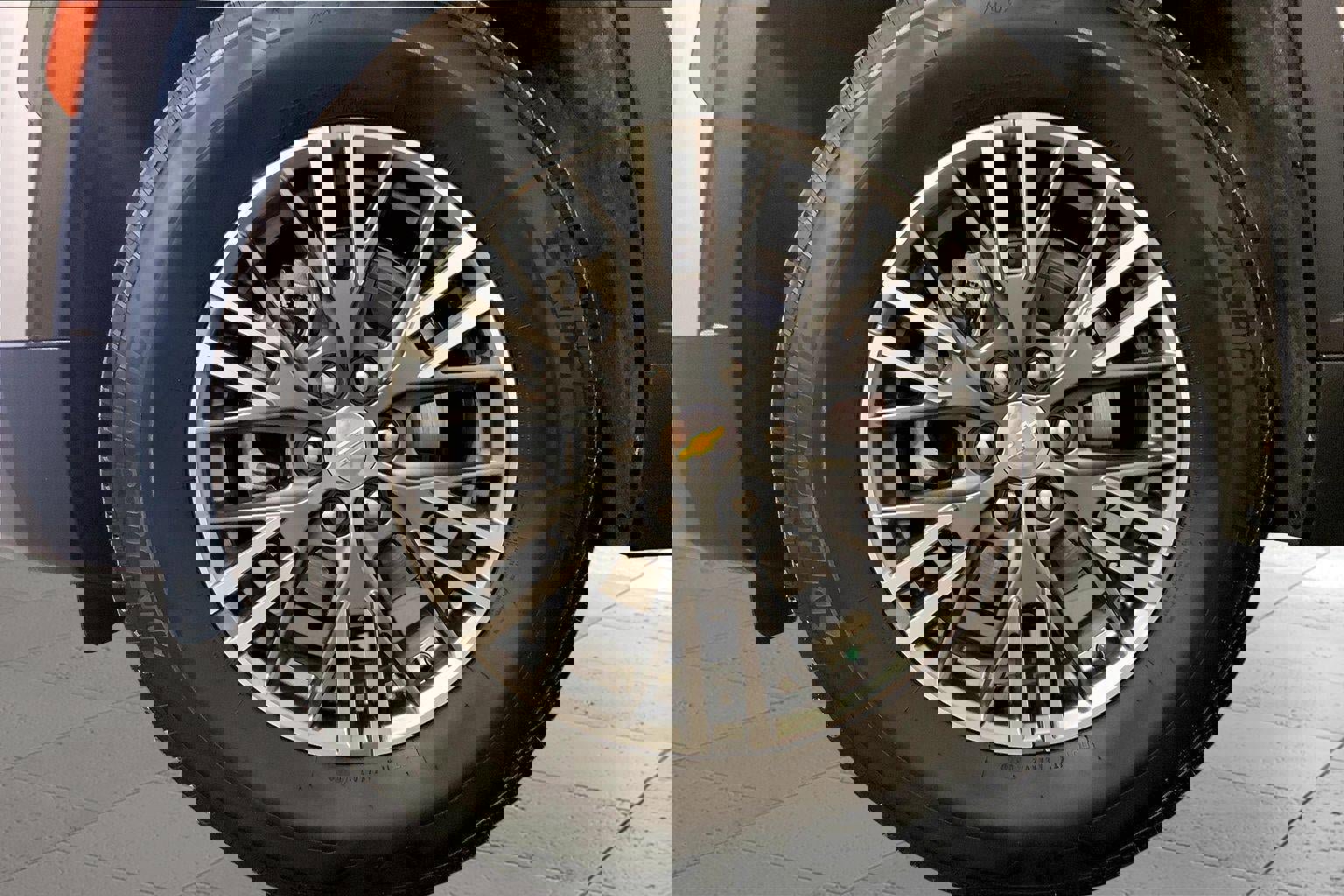 Used 2024 Chevrolet Traverse LT image 9