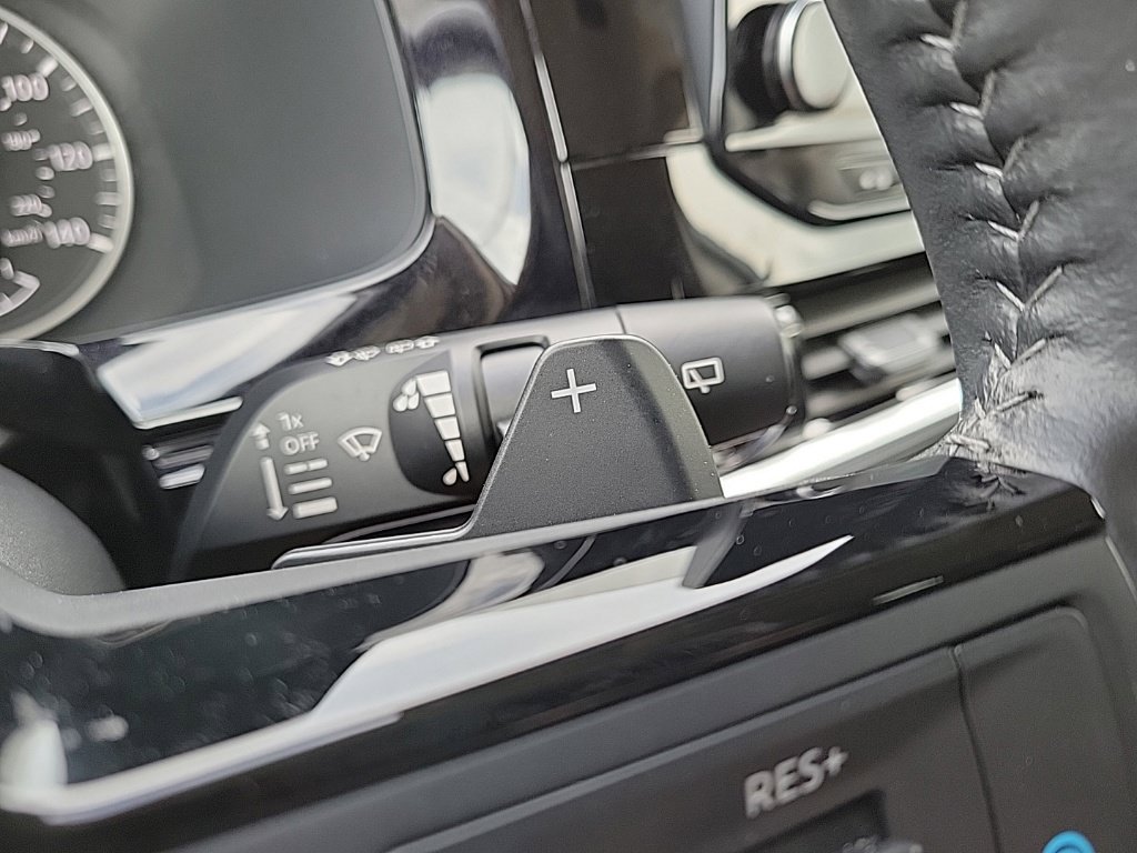 Used 2025 Nissan Pathfinder SL AWD/4WD image 22