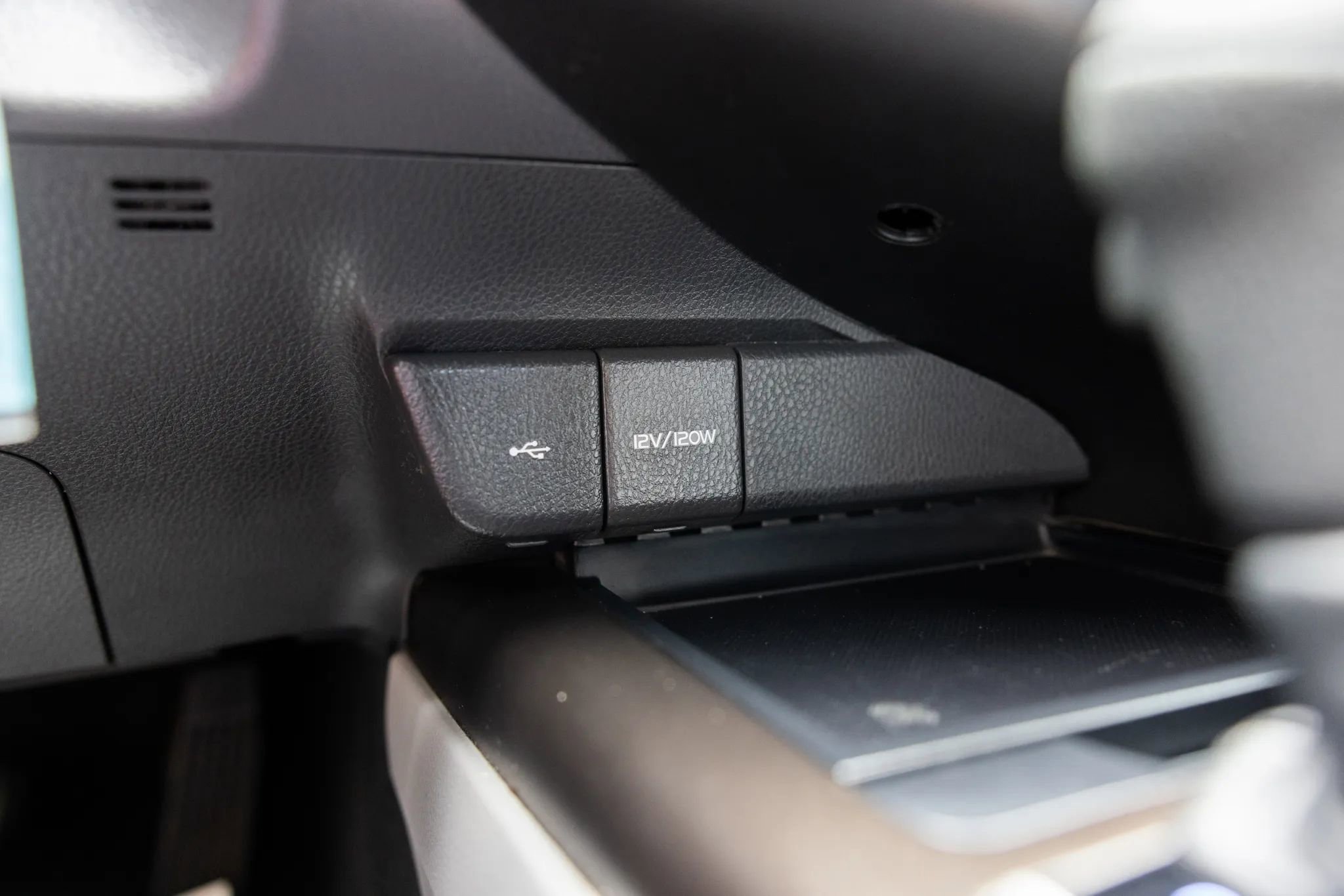 Used 2021 Toyota Camry LE image 29