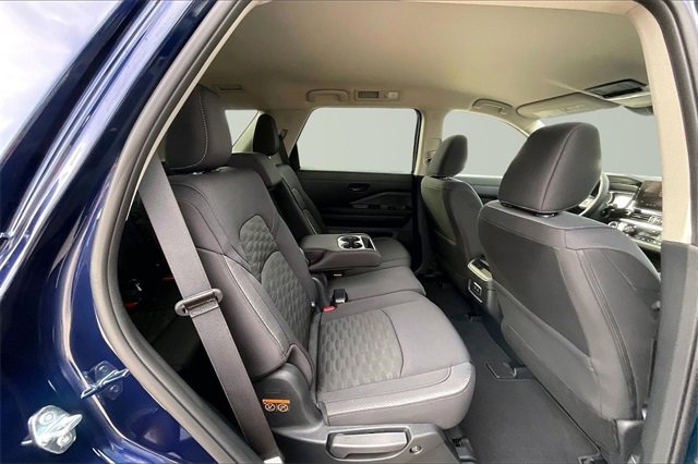 New 2026 Nissan Pathfinder SV image 10