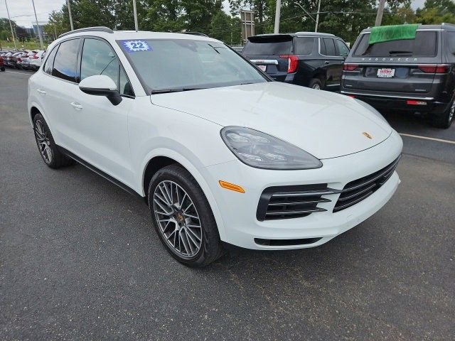 Used 2022 Porsche Cayenne Platinum Edition image 2
