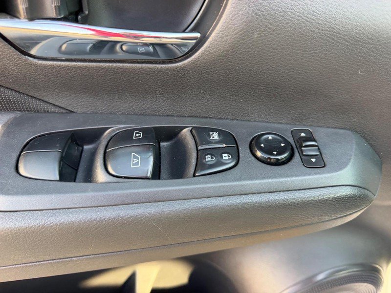 Used 2023 Nissan Kicks SV FWD image 17
