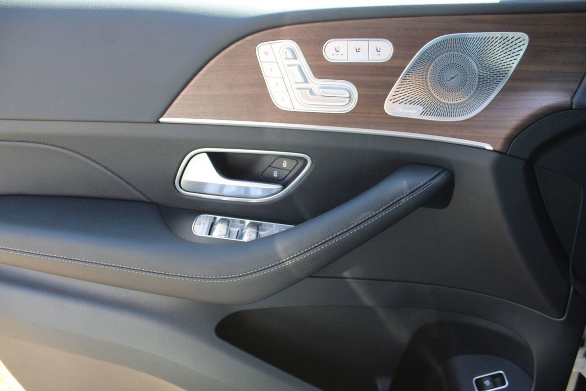 New 2025 Mercedes-Benz GLS 450 4MATIC image 18