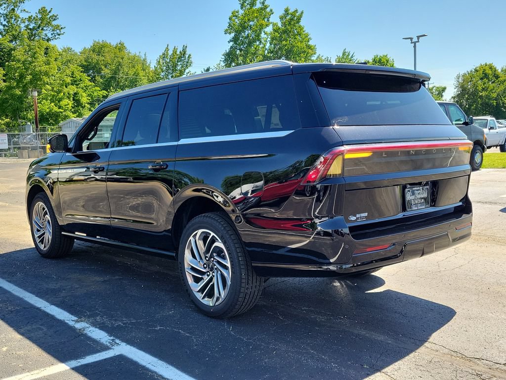 New 2026 Lincoln Navigator L Reserve AWD/4WD image 6