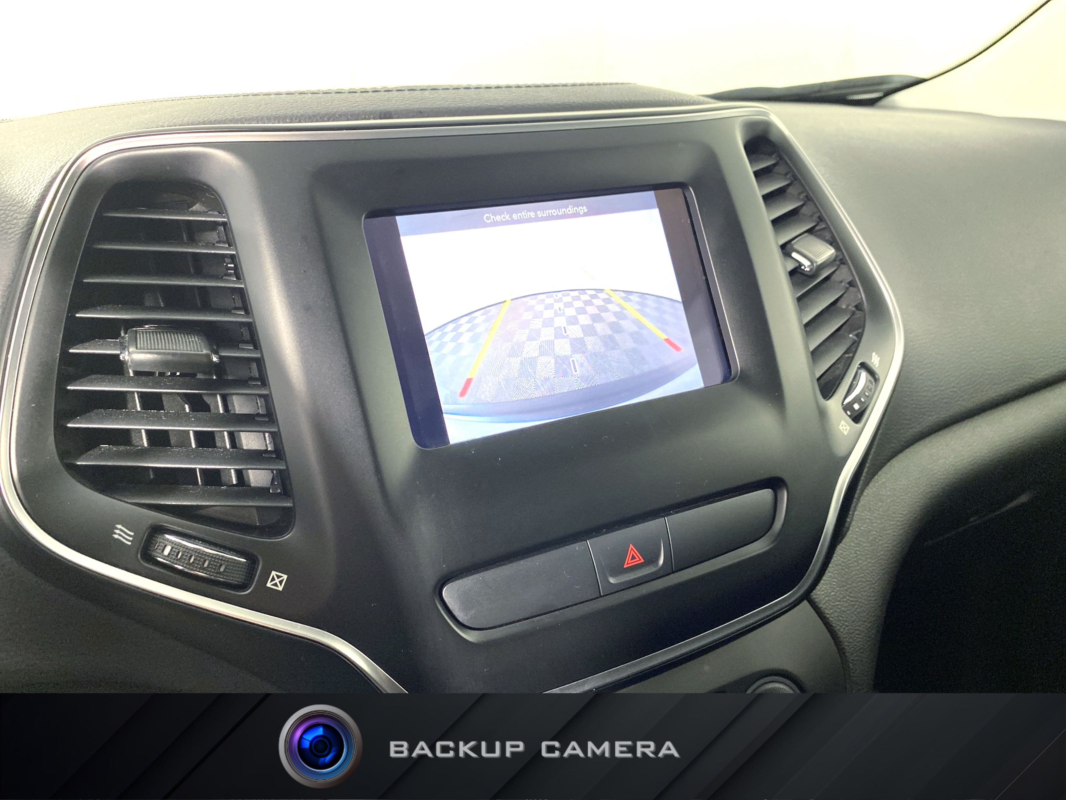 Used 2019 Jeep Cherokee Latitude Plus FWD image 4