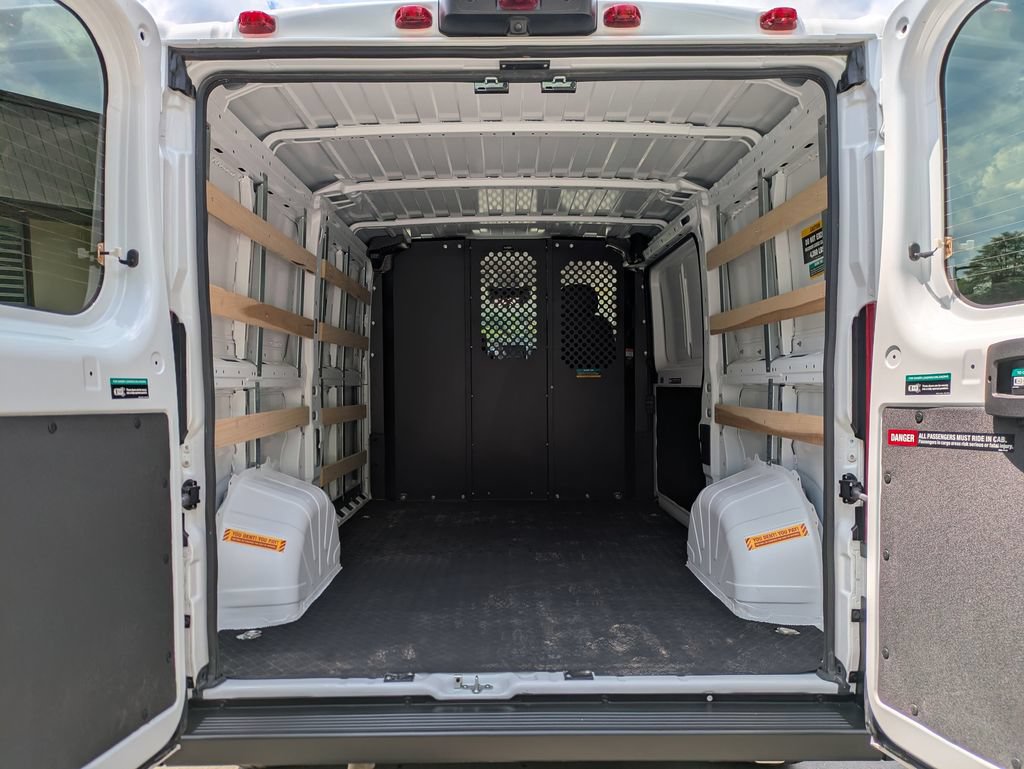 Used 2025 RAM ProMaster 2500 w/ U-Haul Equipment Group FWD image 27