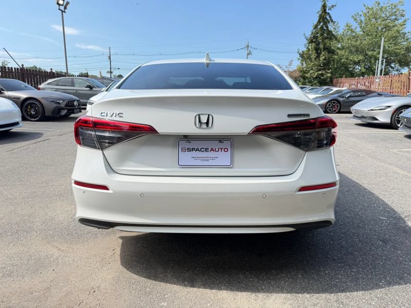 Used 2022 Honda Civic Touring image 7