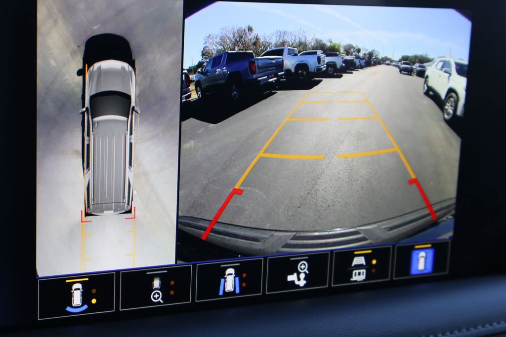 Used 2023 Chevrolet Suburban Z71 w/ Luxury Package image 16