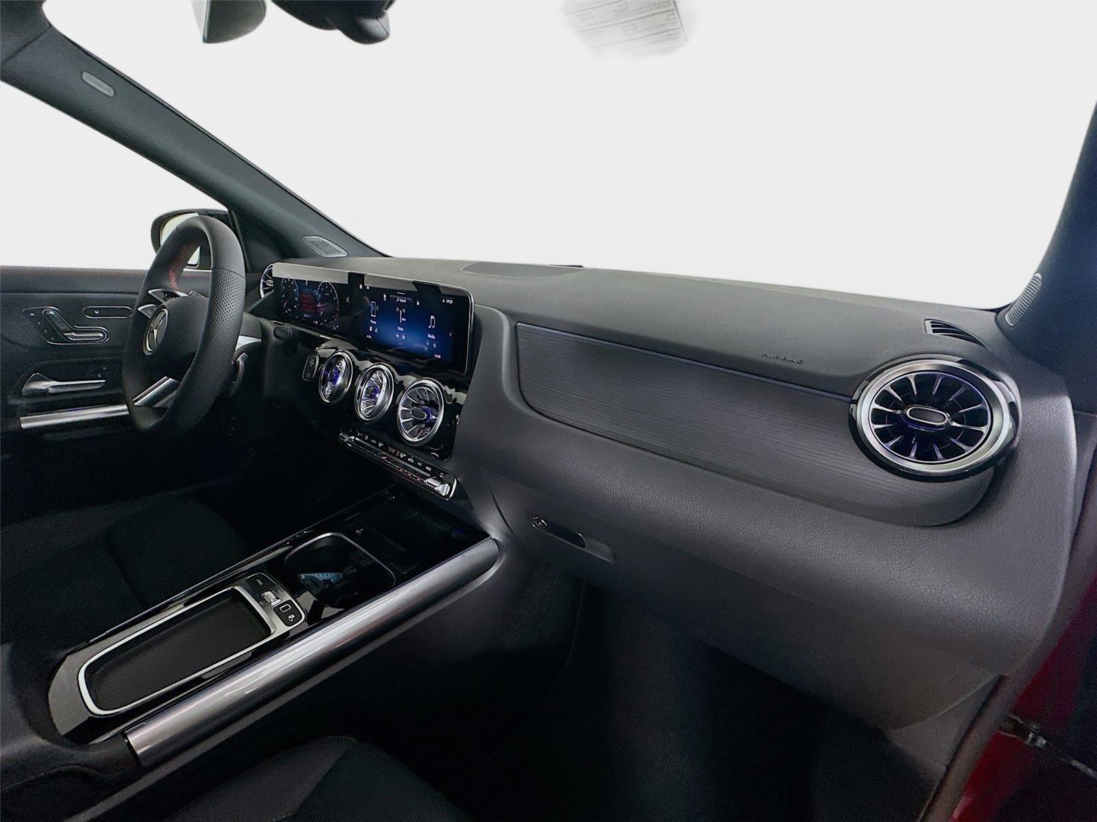 Certified 2026 Mercedes-Benz GLA 250 4MATIC image 38