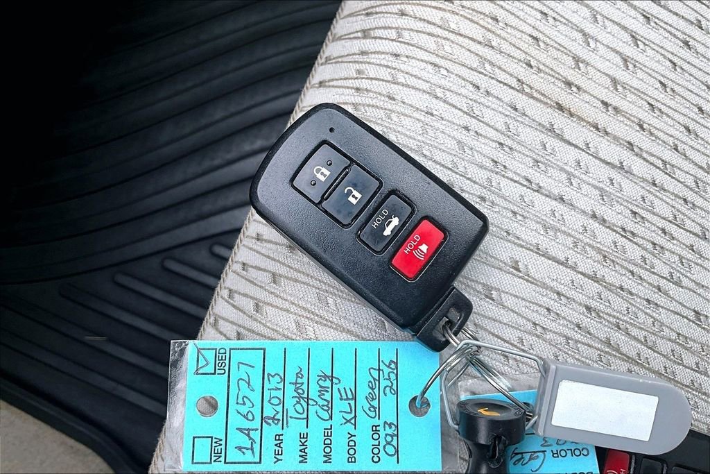 Used 2013 Toyota Camry XLE image 11