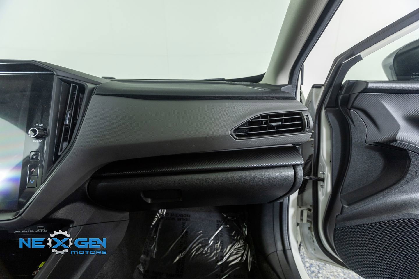 Used 2024 Subaru Crosstrek 2.5i Limited w/ Crosstrek Mirror Package image 37