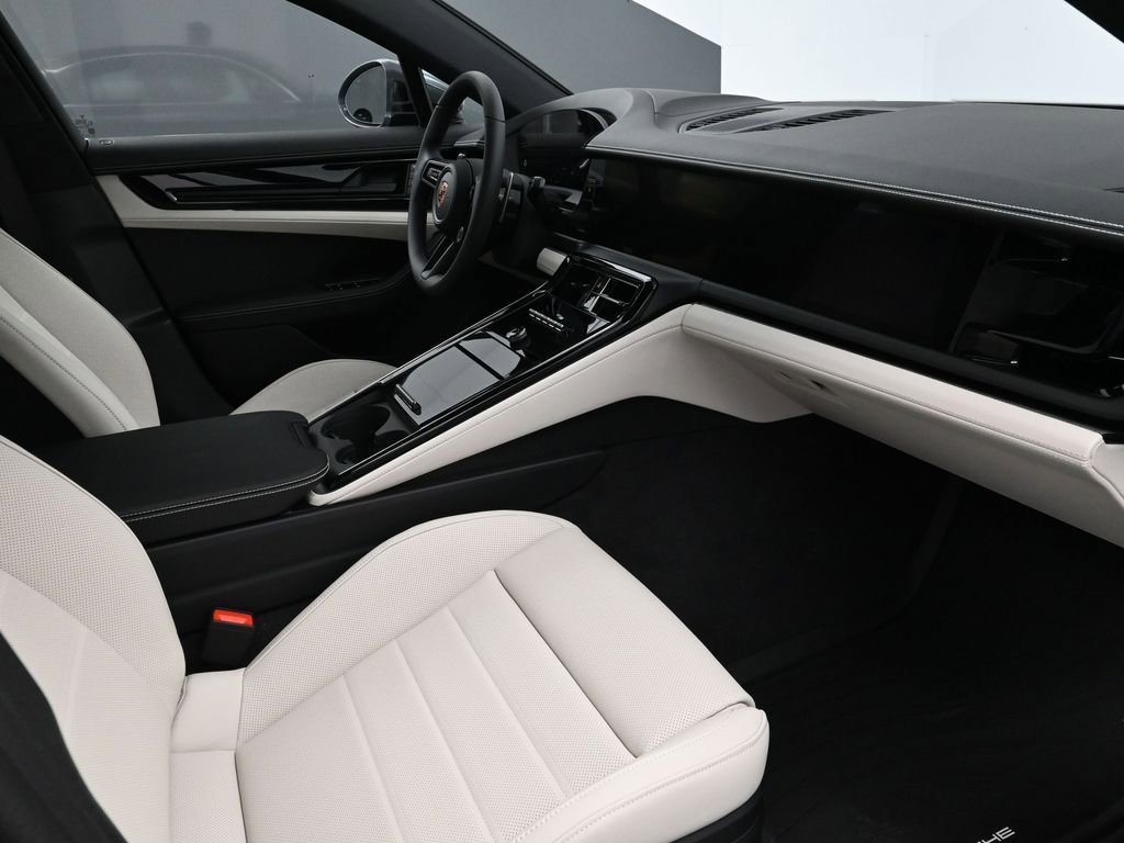 Used 2026 Porsche Panamera image 13