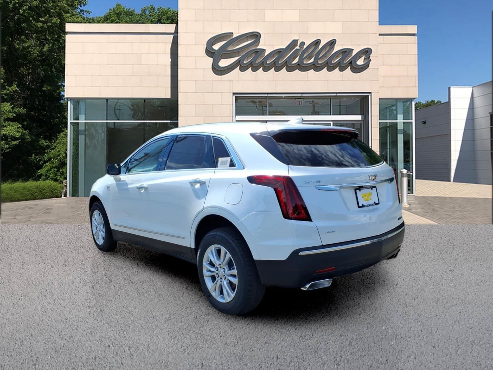 New 2026 Cadillac XT5 Luxury AWD/4WD image 3