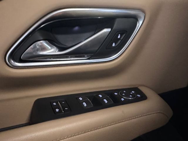 Used 2023 Chevrolet Suburban Premier AWD/4WD image 5