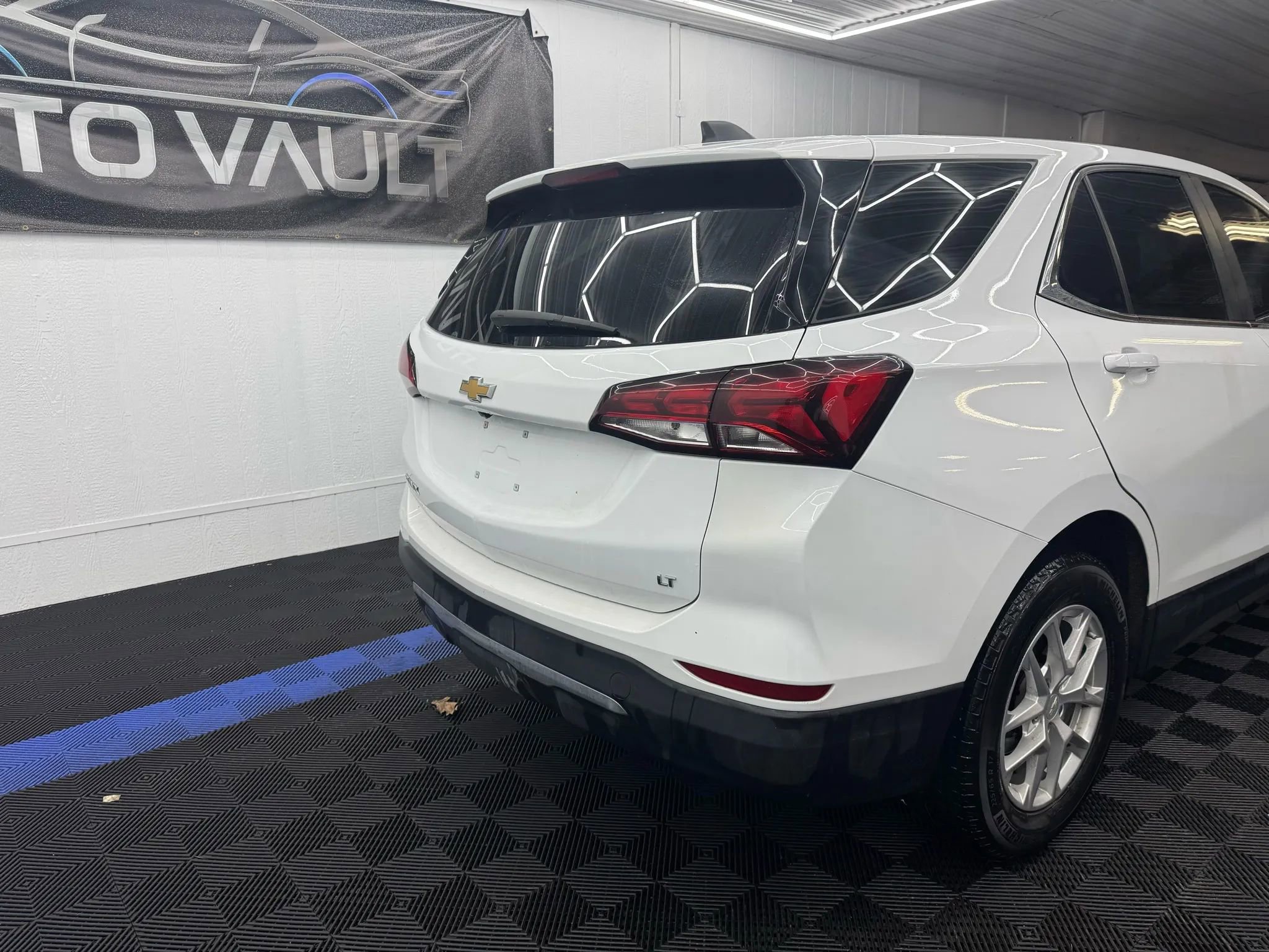 Used 2022 Chevrolet Equinox LT image 3
