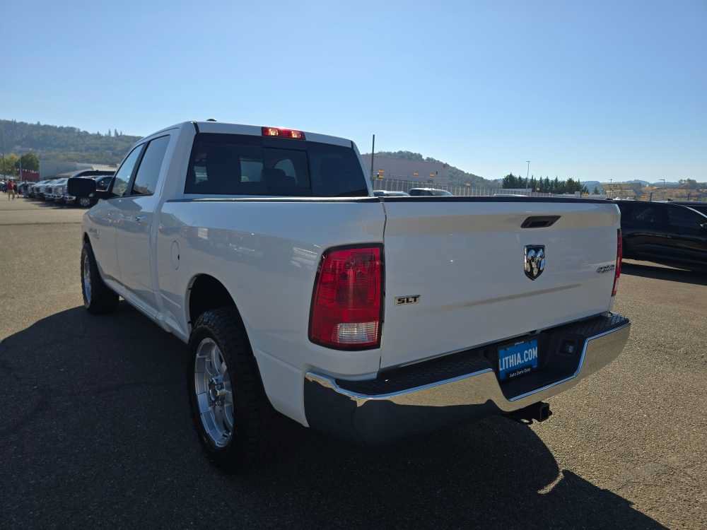 Used 2017 RAM 1500 Classic SLT AWD/4WD image 3