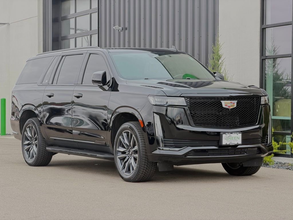 Used 2022 Cadillac Escalade ESV Sport w/ Touring Package AWD/4WD image 4
