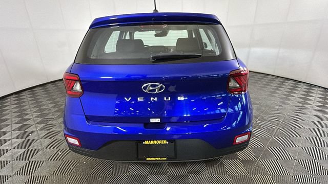 Certified 2025 Hyundai Venue SE FWD image 3