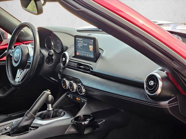 Used 2021 MAZDA MX-5 Miata RF Grand Touring RWD image 17