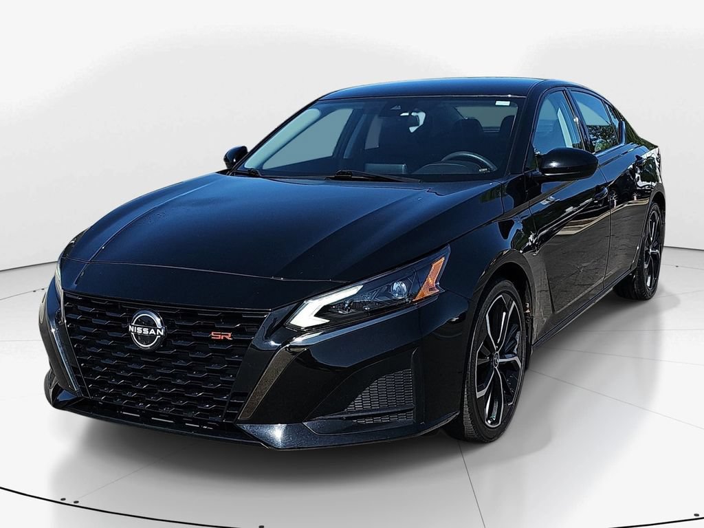 Used 2024 Nissan Altima 2.5 SR FWD image 11