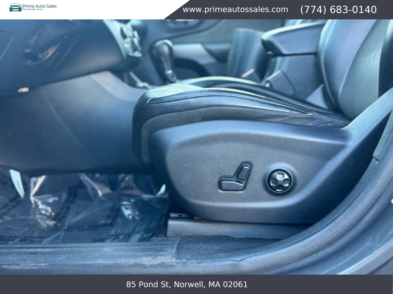 Used 2019 Jeep Cherokee Latitude Plus AWD/4WD image 10