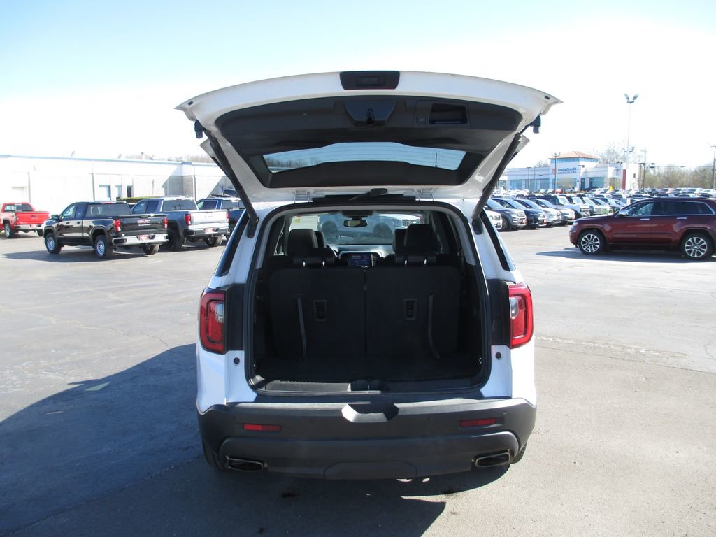 Used 2023 GMC Acadia SLT w/ Elevation Edition image 6