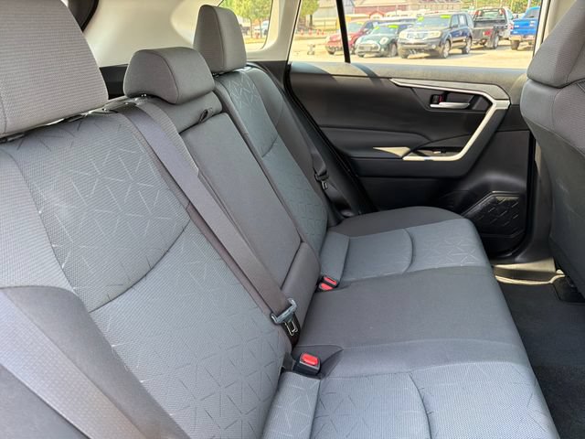Used 2025 Toyota RAV4 XLE AWD/4WD image 28