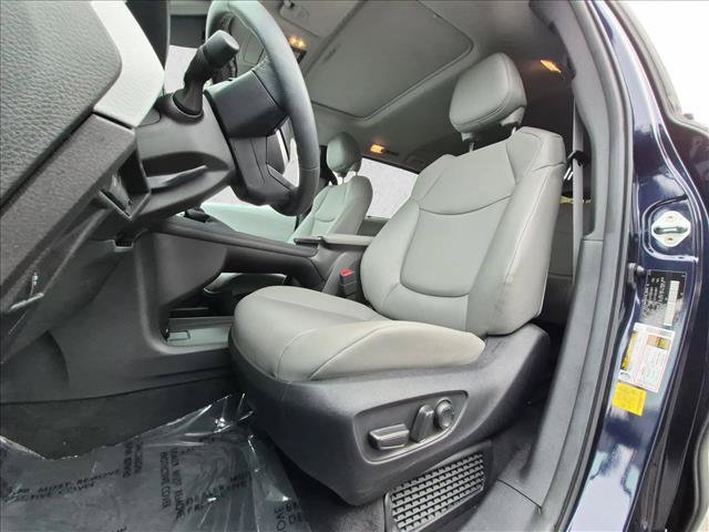 Used 2025 Toyota Sienna XLE AWD/4WD image 15