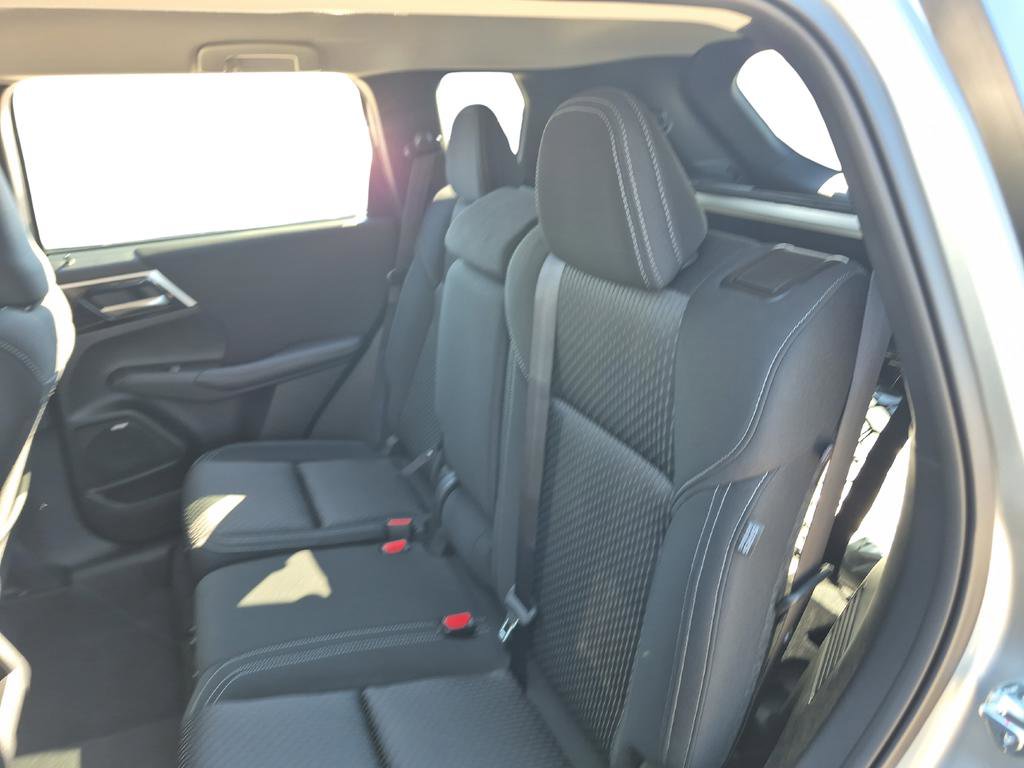 New 2026 Mitsubishi Outlander ES image 27