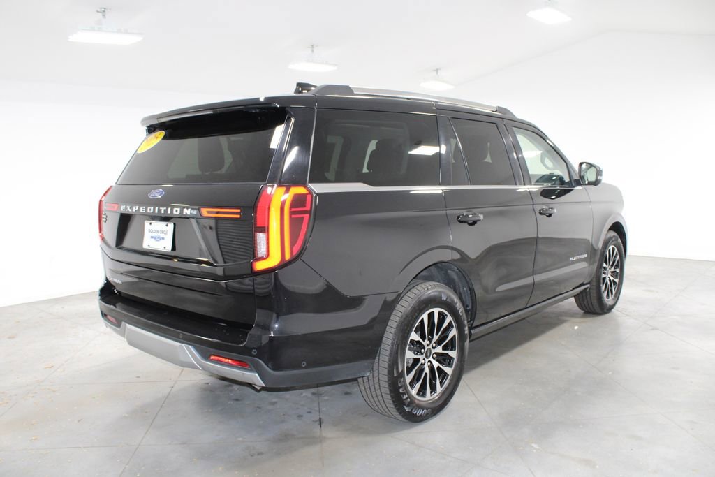 Used 2025 Ford Expedition Platinum image 9
