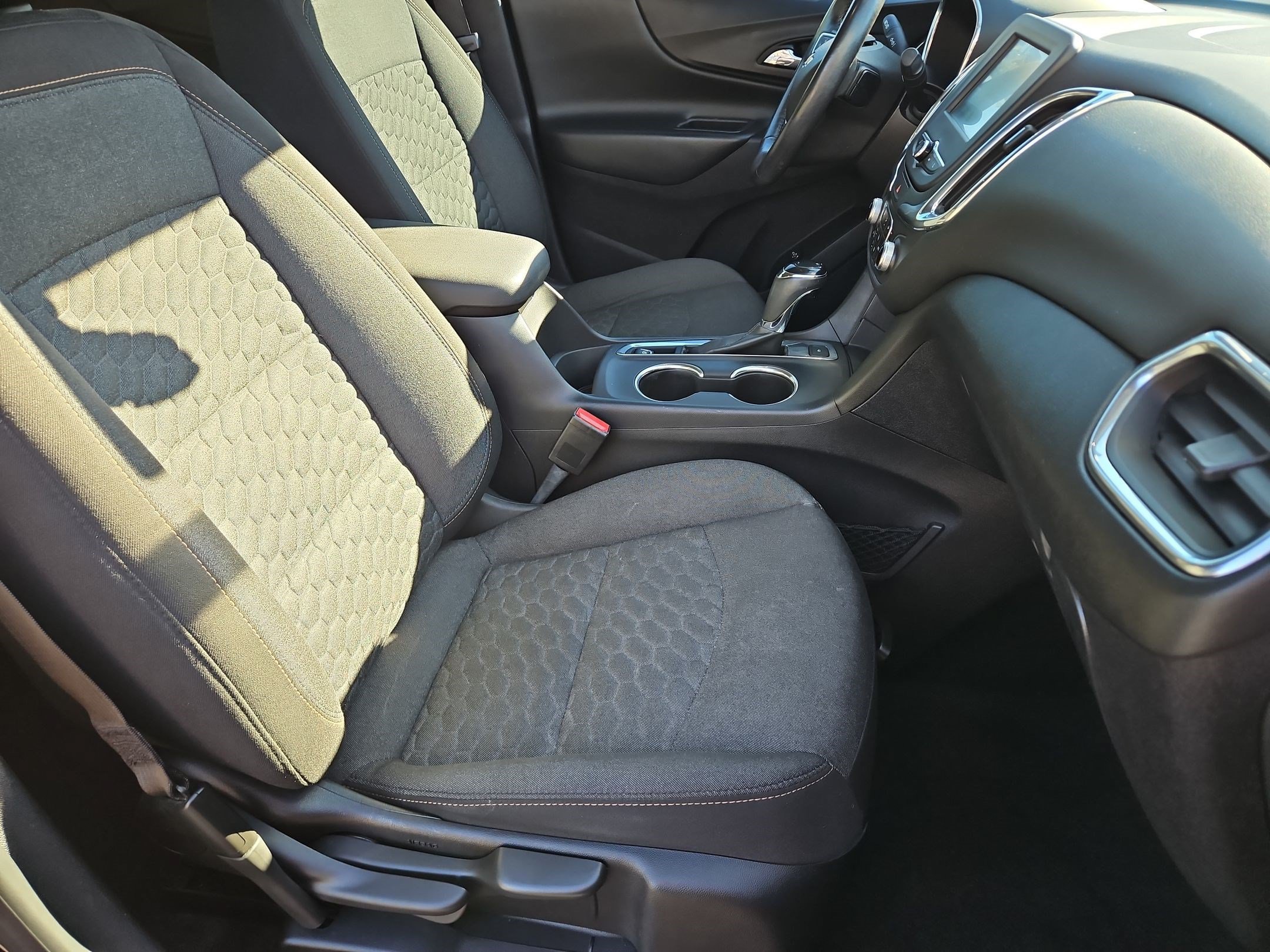 Certified 2018 Chevrolet Equinox LT FWD image 28