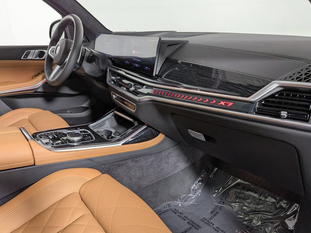 Used 2026 BMW X7 xDrive40i w/ M Sport Package AWD/4WD image 31