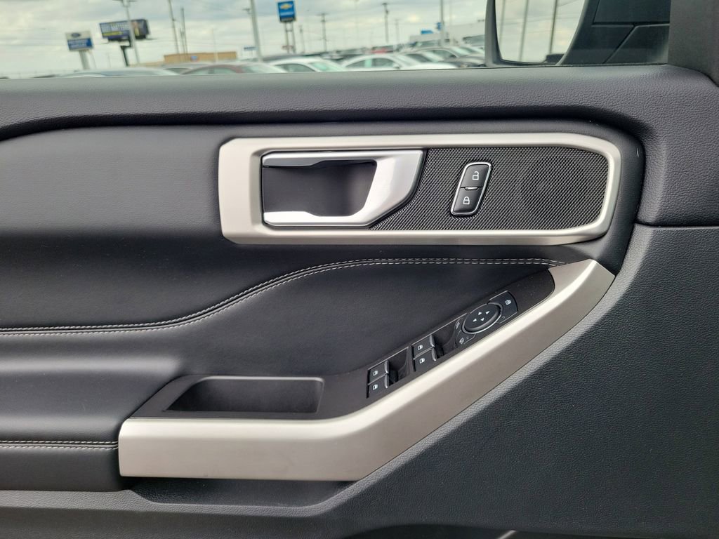 Certified 2023 Ford Explorer XLT w/ Equipment Group 202A image 19