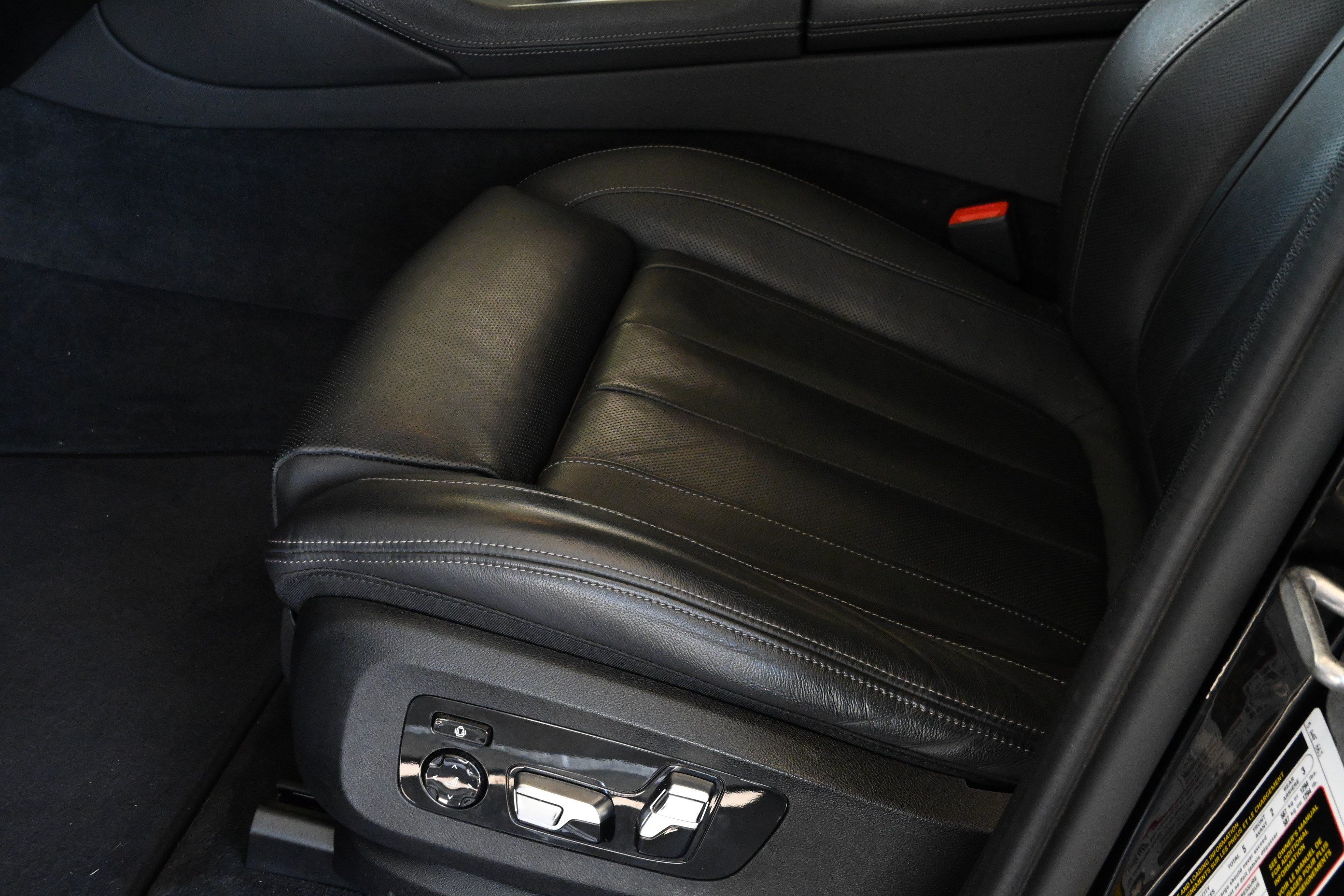 Certified 2022 BMW X6 M50i AWD/4WD image 28