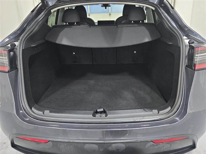 Used 2022 Tesla Model Y Long Range AWD/4WD image 11