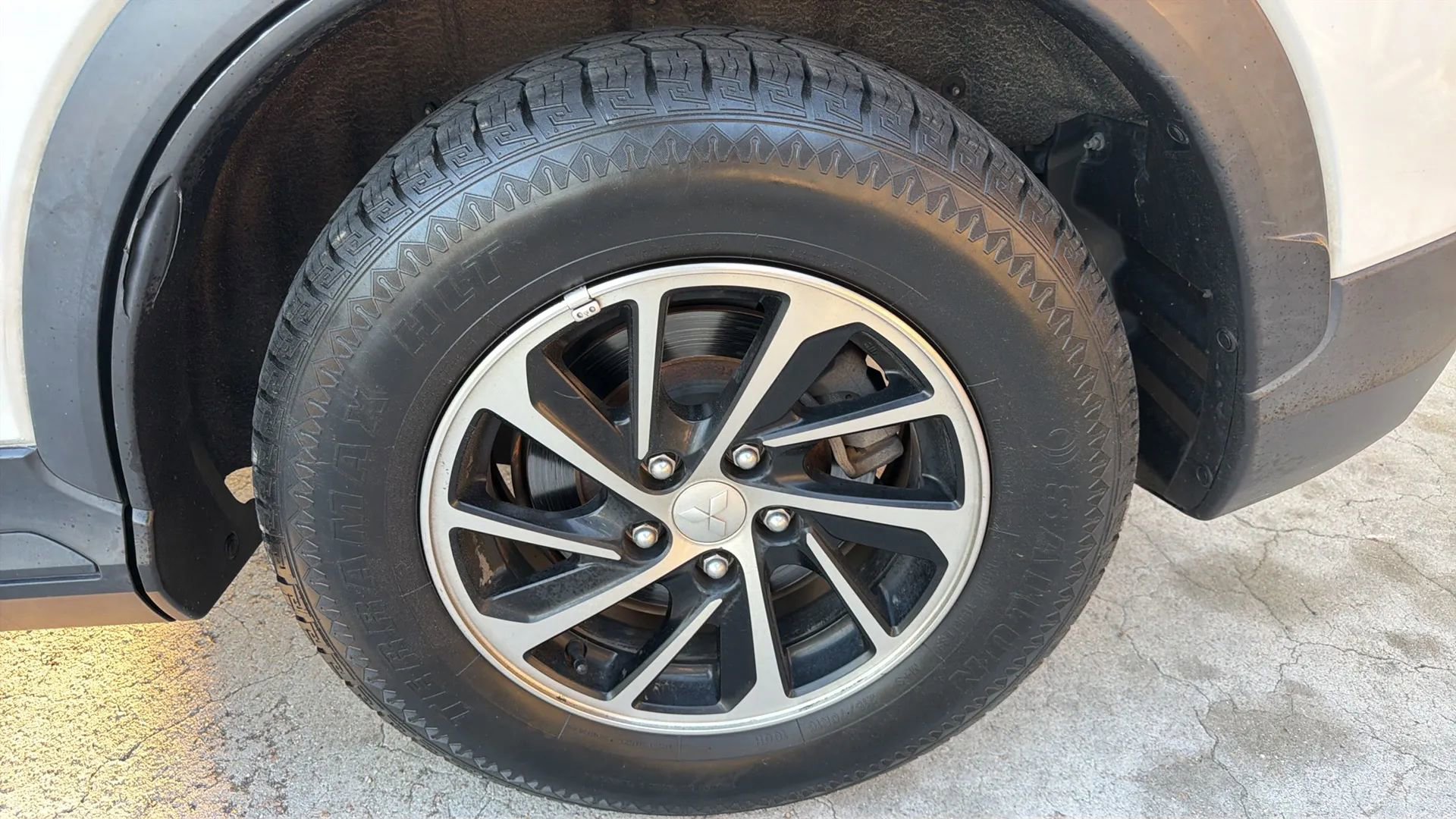 Used 2020 Mitsubishi Eclipse Cross ES FWD image 32