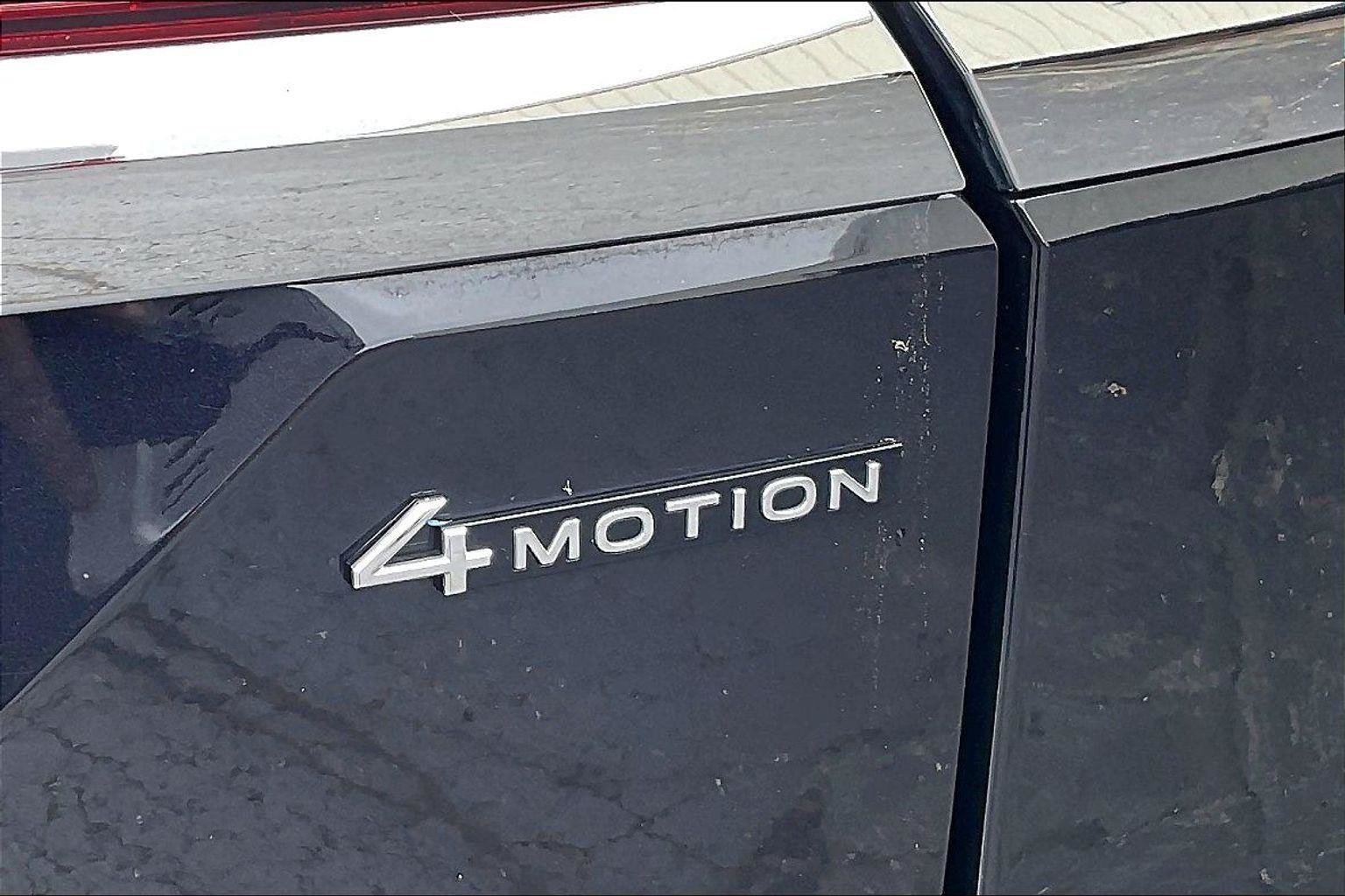 Used 2025 Volkswagen Atlas SE AWD/4WD image 9