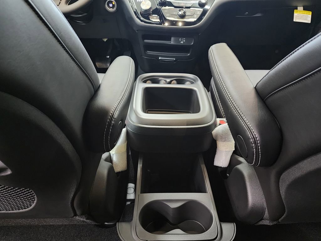 New 2026 Chrysler Pacifica Select w/ S Appearance Package image 30