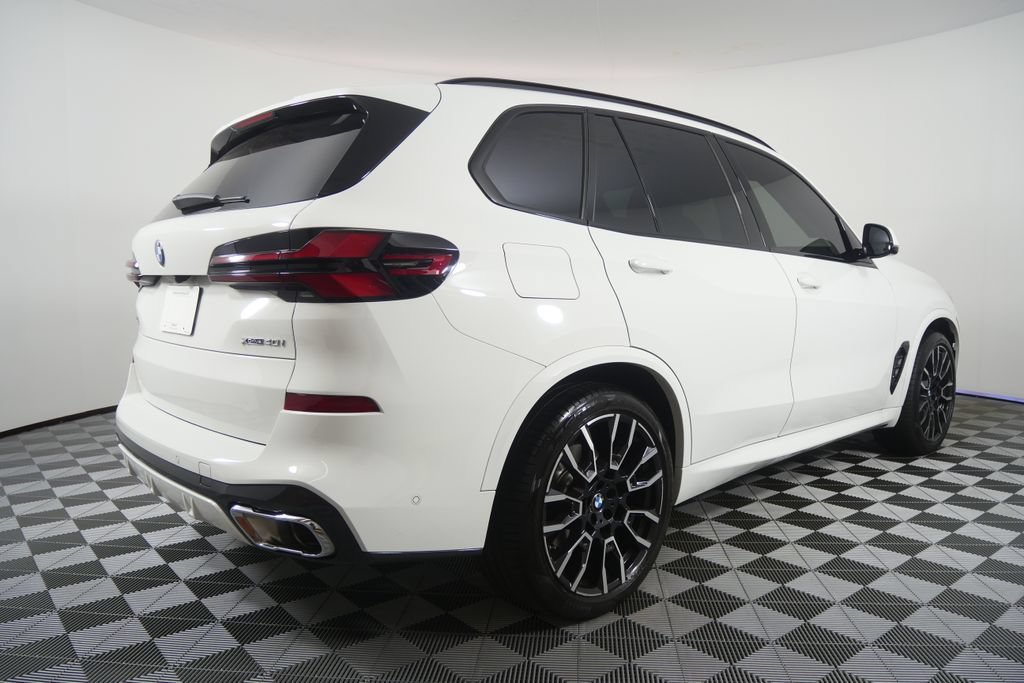 Used 2024 BMW X5 xDrive40i w/ M Sport Package AWD/4WD image 5