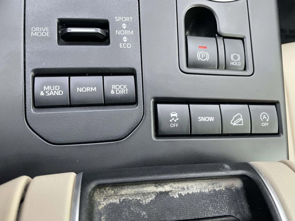 Used 2021 Toyota Highlander XLE image 43