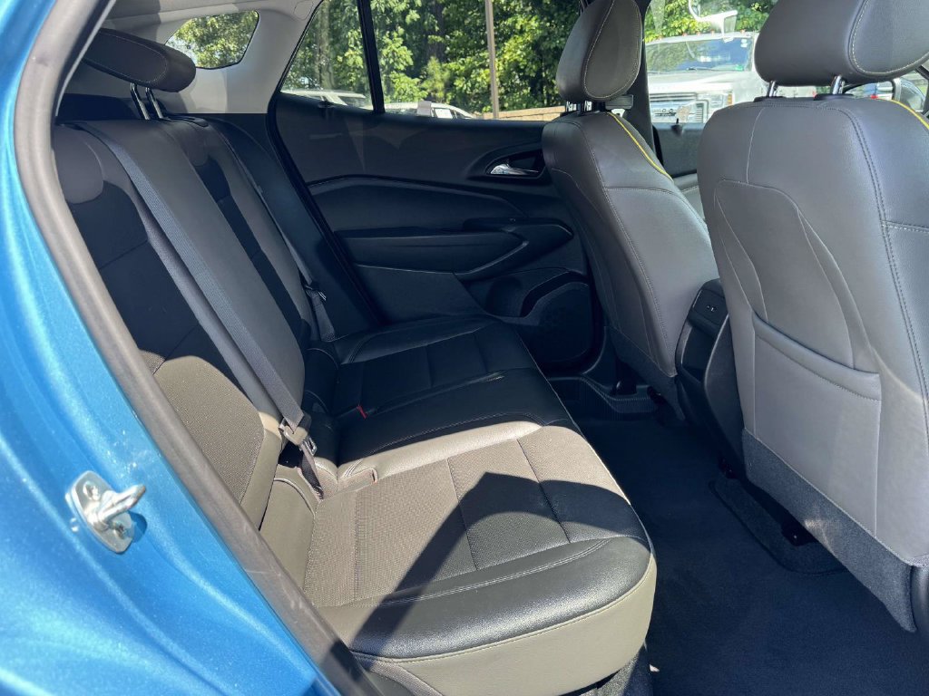 Used 2025 Chevrolet Trax ACTIV w/ Sunroof Package FWD image 15