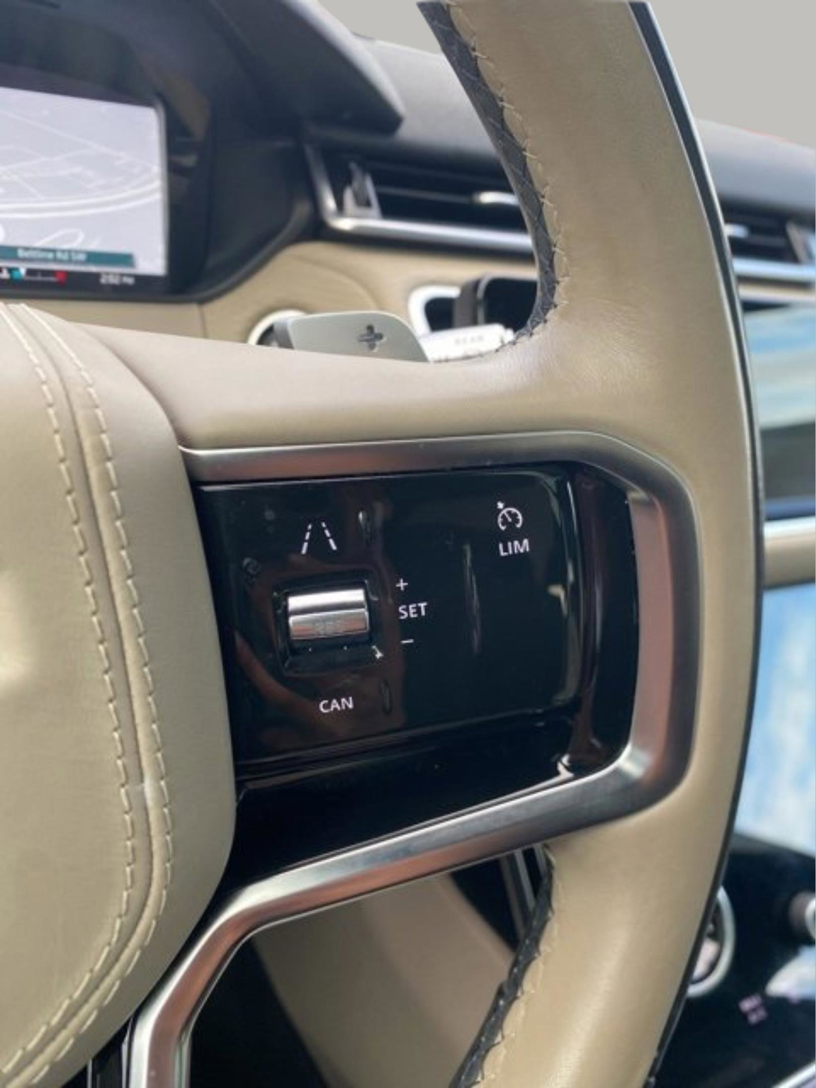 Used 2021 Land Rover Range Rover Velar R-Dynamic S image 20