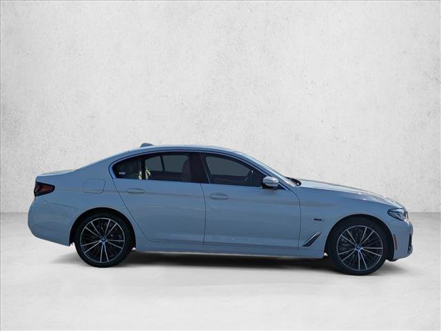Used 2023 BMW 530e w/ Premium Package image 4