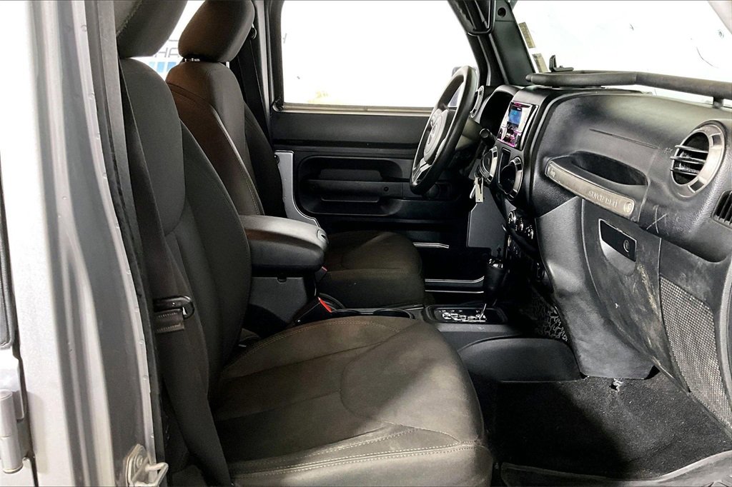 Used 2016 Jeep Wrangler Unlimited Sport image 6