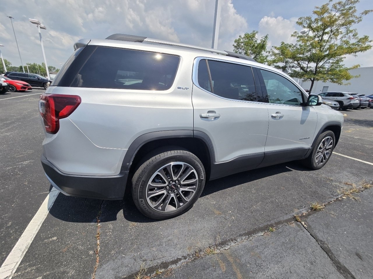 Used 2020 GMC Acadia SLT AWD/4WD image 8