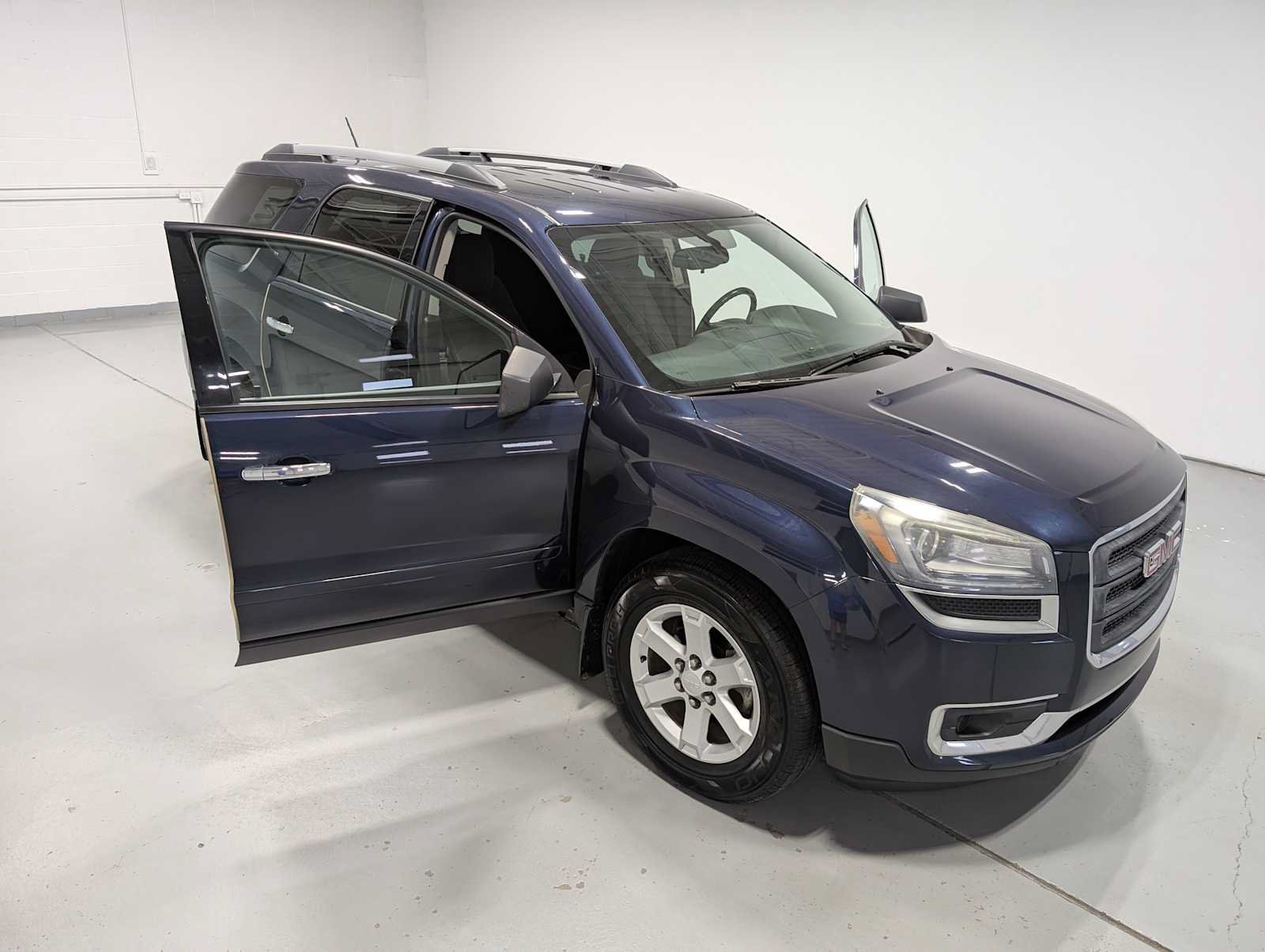 Used 2015 GMC Acadia SLE AWD/4WD image 16