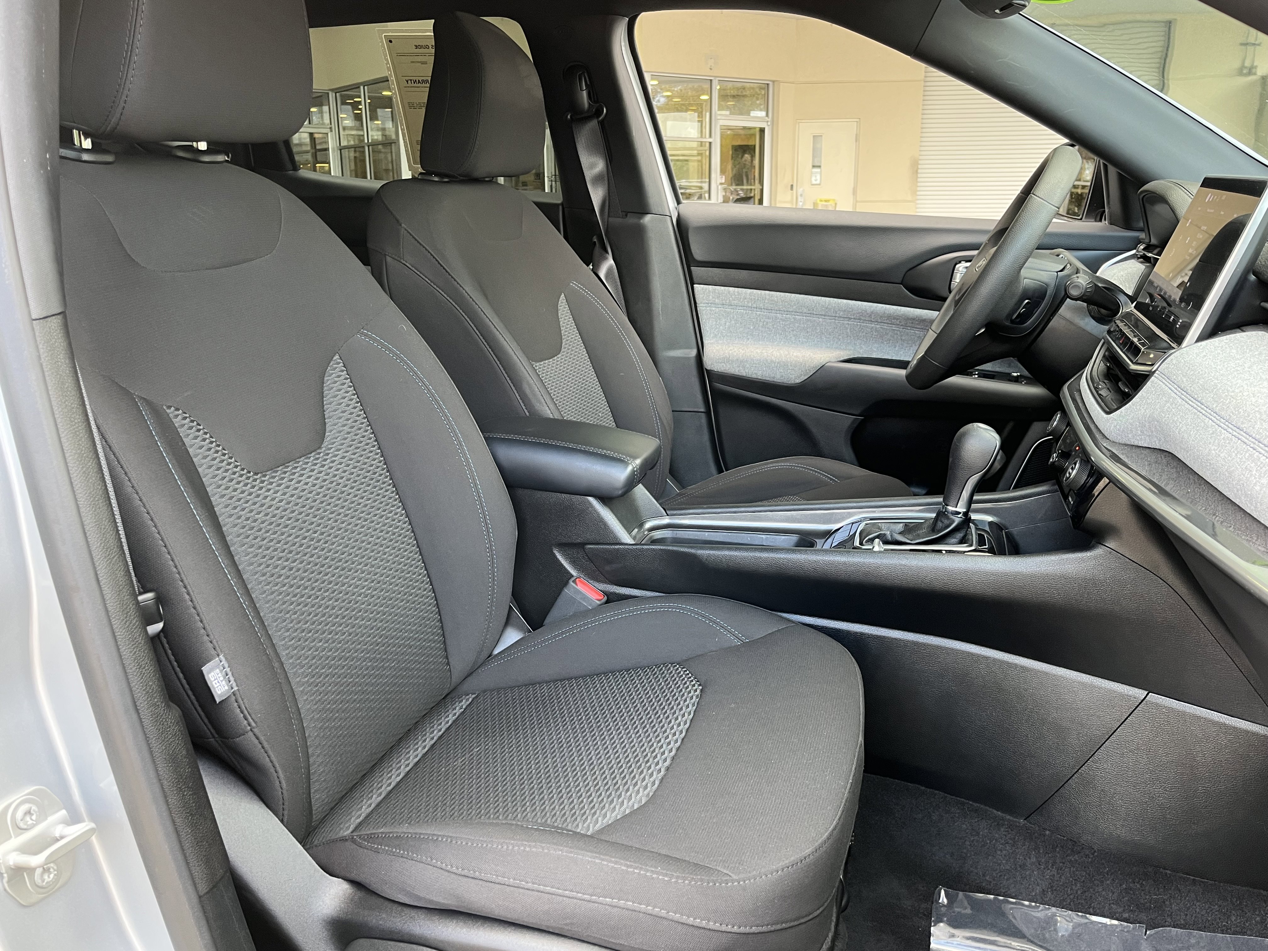 Used 2024 Jeep Compass Sport image 21