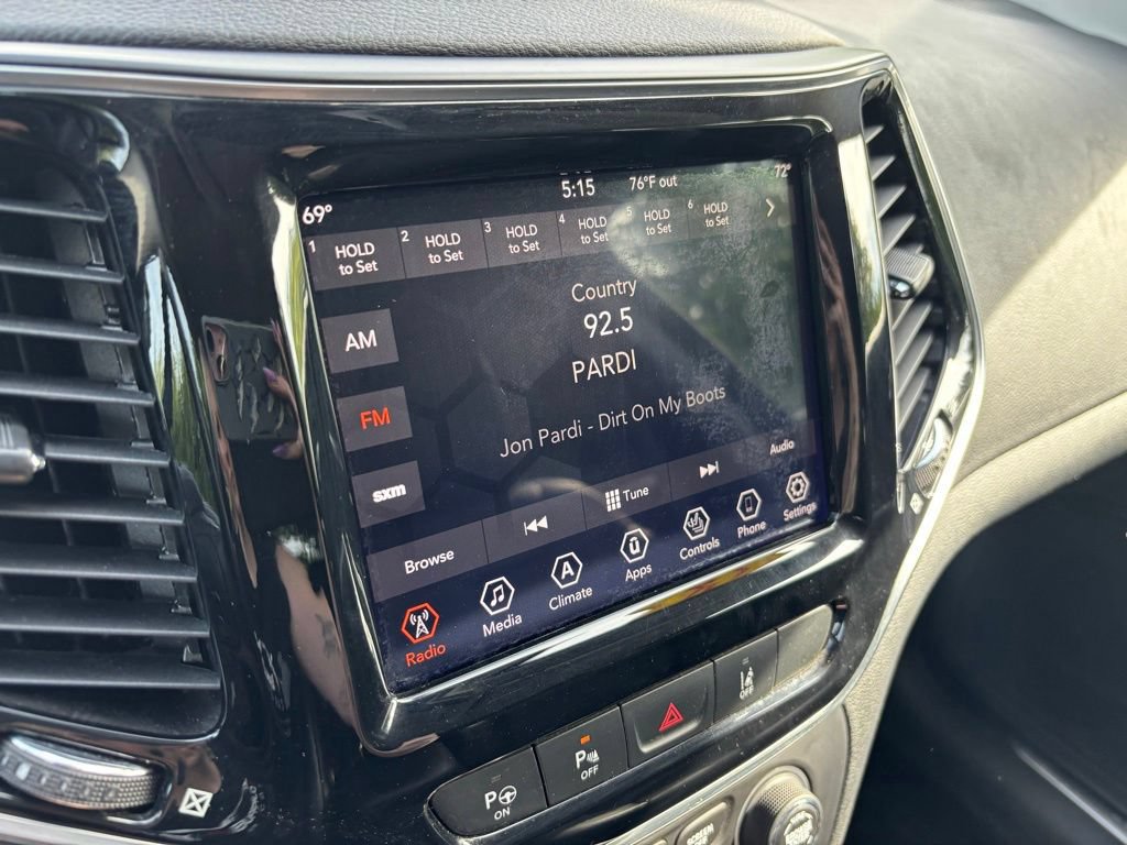 Used 2019 Jeep Cherokee Limited w/ Technology Group AWD/4WD image 29