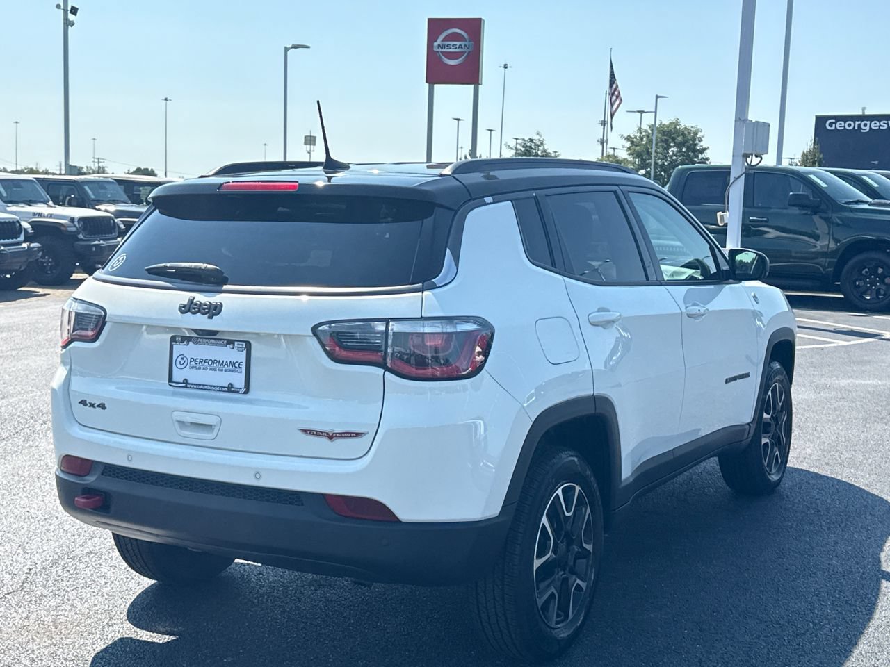 Used 2021 Jeep Compass Trailhawk w/ Convenience Group AWD/4WD image 3